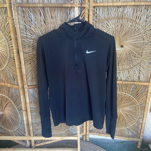 Nike Women’s 1/2 Zip, Size Small - Picture 1 of 4